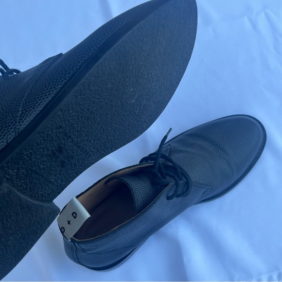Duke + Dexter Men\'s Black Leather Pebble Grain Chukka Boots - Sz 11
